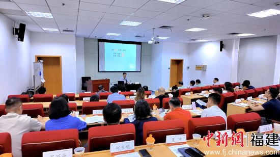 宁德科技商学院首期高研班9月课程在上海市开课。叶金秋 摄 宁德科技商学院首期高研班9月课程在上海市开课。叶金秋 摄