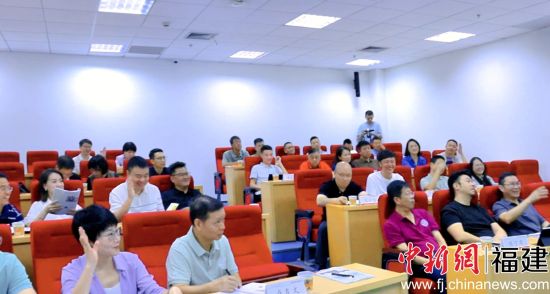 宁德科技商学院首期高研班9月课程在上海市开课。叶金秋 摄 宁德科技商学院首期高研班9月课程在上海市开课。叶金秋 摄