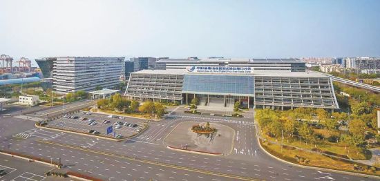 厦门自贸片区持续打造国际一流营商环境,为境内外投资者开拓可持续发展的合作共赢新空间。林梓健 摄 厦门自贸片区持续打造国际一流营商环境,为境内外投资者开拓可持续发展的合作共赢新空间。林梓健 摄