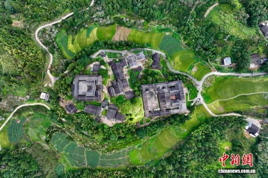 9月15日,航拍福建省永泰县古寨。(无人机照片)中新社记者 王东明 摄 9月15日,航拍福建省永泰县古寨。(无人机照片)中新社记者 王东明 摄