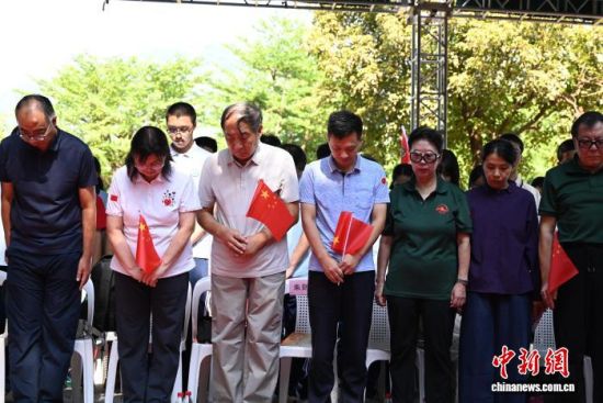 图为福州抗日志士纪念墙“姓名守护者”计划启动仪式现场。王鸿婷 摄 图为福州抗日志士纪念墙“姓名守护者”计划启动仪式现场。王鸿婷 摄