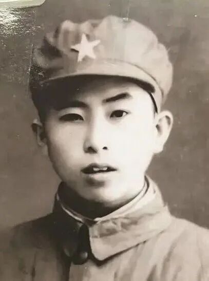 年轻时的杨德 年轻时的杨德