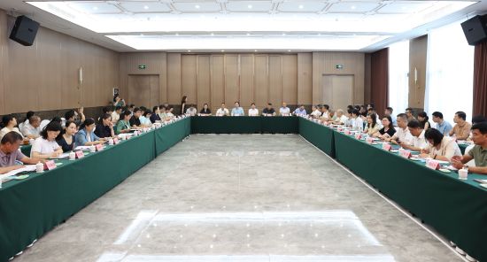 图为2026年闽西南协同发展区贸促机构联席会议全体会议暨区域产业协作对接活动现场。漳州市贸促会供图 图为2026年闽西南协同发展区贸促机构联席会议全体会议暨区域产业协作对接活动现场。漳州市贸促会供图