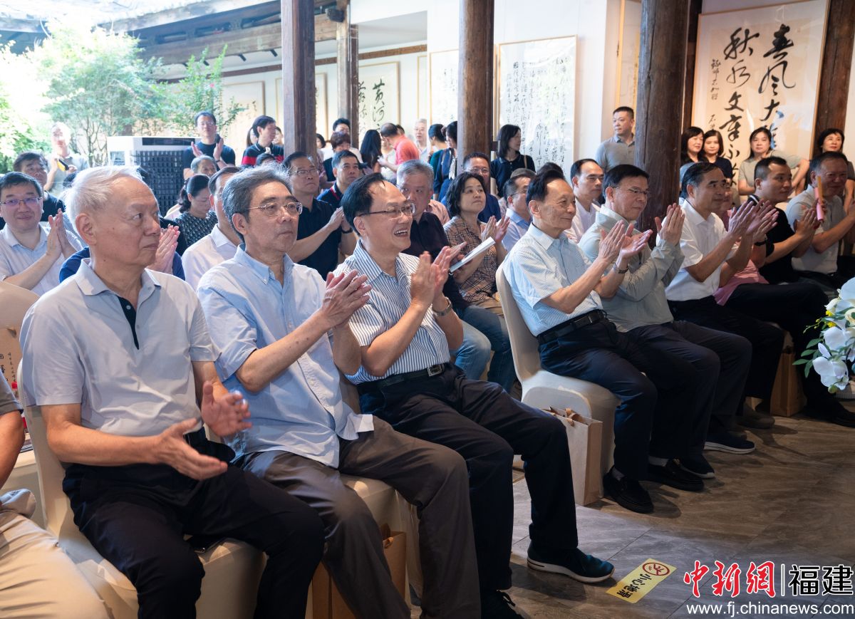 “翰墨歌盛世”书画作品展在福州开幕。主办方 供图 “翰墨歌盛世”书画作品展在福州开幕。主办方 供图