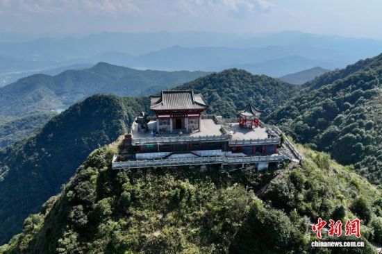 9月29日,航拍福建省闽侯县五奇山仙君殿。(无人机照片)中新社记者 王东明 摄 9月29日,航拍福建省闽侯县五奇山仙君殿。(无人机照片)中新社记者 王东明 摄