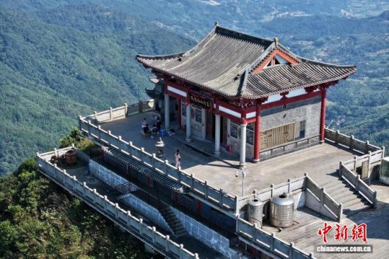 9月29日,航拍福建省闽侯县五奇山仙君殿。(无人机照片)中新社记者 王东明 摄 9月29日,航拍福建省闽侯县五奇山仙君殿。(无人机照片)中新社记者 王东明 摄