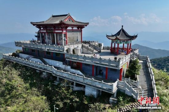 9月29日,航拍福建省闽侯县五奇山仙君殿。(无人机照片)中新社记者 王东明 摄 9月29日,航拍福建省闽侯县五奇山仙君殿。(无人机照片)中新社记者 王东明 摄
