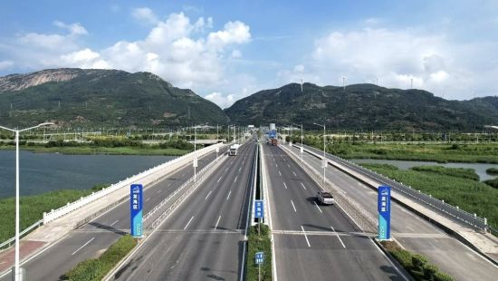 图为漳州G228线龙海至云霄段景致。漳州市公路局供图 图为漳州G228线龙海至云霄段景致。漳州市公路局供图