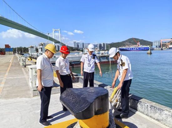 海事部门在海上巡查 海事部门在海上巡查