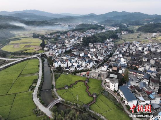 ͼΪ10��14�պ����������²ܴ塣����������������������4����Ҫ������֮һ�������زܷ����²ܴ����������������壬Ҳ�ǳ��������Ļ���԰(������)�ص���Ŀ�����ܷ����������غ���չʾ԰�����ڵأ���ɫ��ʷ�Ļ�������񡣺�ʮ��������һ���š���ž��š����Ͽ�����ǲ�ӵȺ�����Ӷ����ڴ˿�չ���������ž��ź󷽻��ش����￪��ΰ��Զ����(���˻���Ƭ)��������� �ű� ��