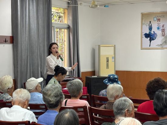 公证员走进福建省军区福州第三离职干部休养所,开展“普法护家业 公证暖桑榆”公益讲座 公证员走进福建省军区福州第三离职干部休养所,开展“普法护家业 公证暖桑榆”公益讲座