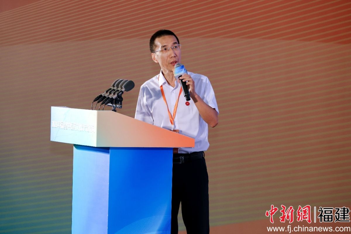 2026年福建省中医药文化周专题活动25日在福州举行。图为福建中医药大学产业开发处处长、国医堂院长李海林作主旨演讲。李志强 摄 2026年福建省中医药文化周专题活动25日在福州举行。图为福建中医药大学产业开发处处长、国医堂院长李海林作主旨演讲。李志强 摄