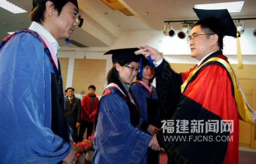 U11P4T1D27355F5DT20090108115914.jpg