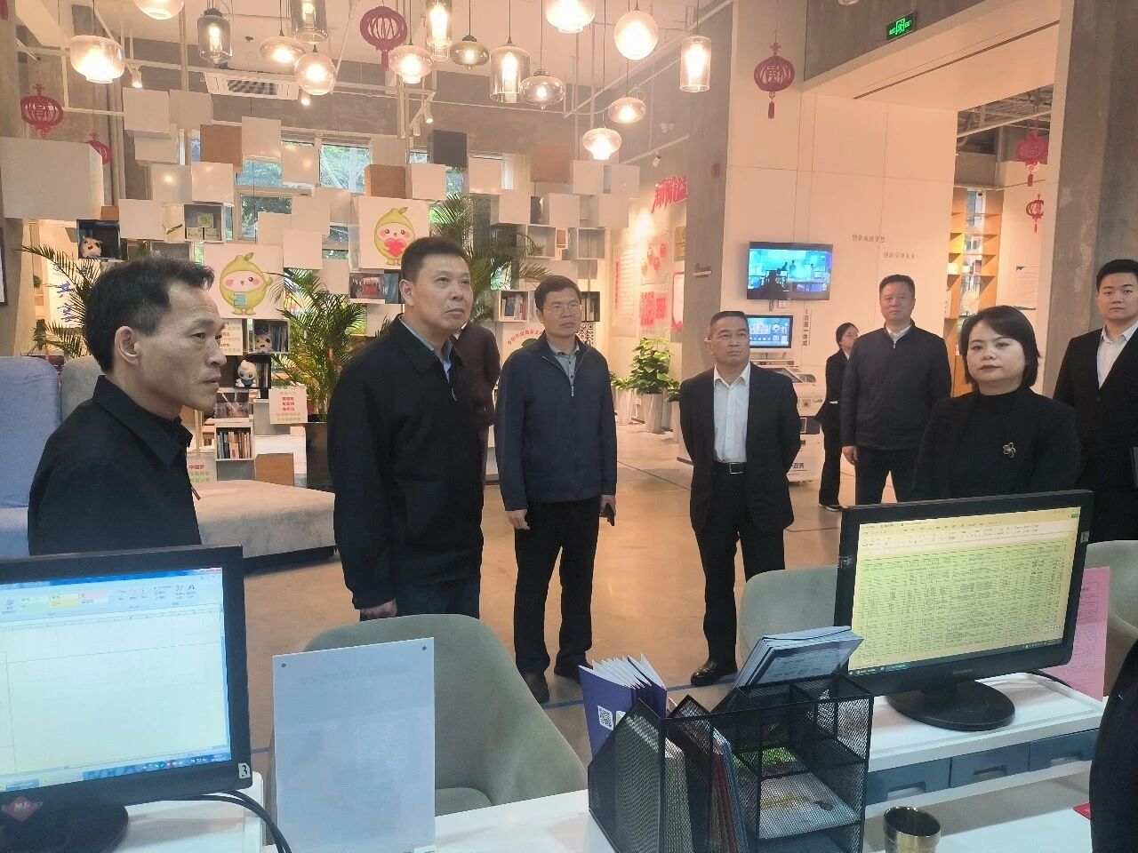 ���Ŵ�����վ��ѡȫ���½�ʵ�����»��ء���Ʒ���̡�