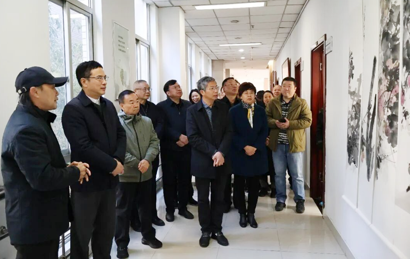 �����о���ѧ����Ա�³���ʦ����Ʒչ������Э�黭���ȿ�չ