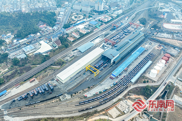 ���﷢����ͻ��74��� ����һ��վ����������ʷ�¸�