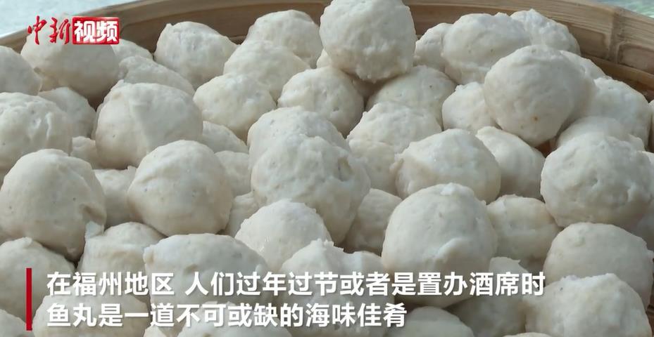 ������ɫС�����賩����ǰ�г�