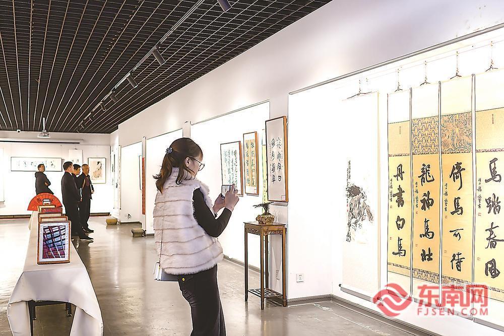 �������¡������黭չ��չ