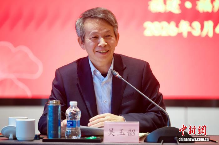 �����أ�����̨Ե�Ļ��� ���ܸ�����������������ɫ����