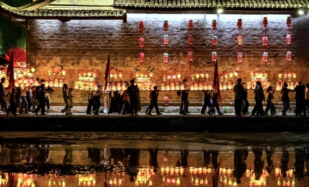 �����ε����ʯ�����������ͼҹŴ��䡰�ε�����