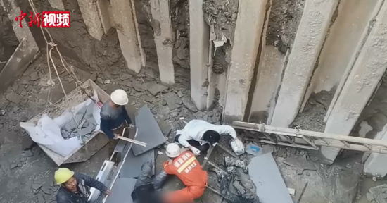 福州马尾2名工人不慎摔落6米深倒虹井内获救