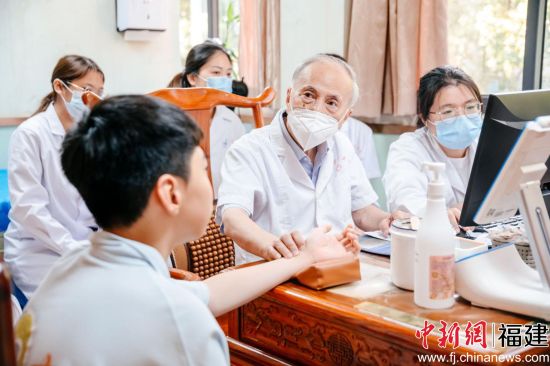 ����ͼΪФگ��Ϊ���������������� ��