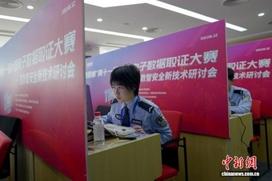 1115գѡֲμӡǱʮһйȡ֤(  )