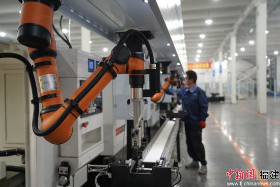 ֱҵƼ޹˾䣬һ뻮һĻеֱۣͣתŲл 