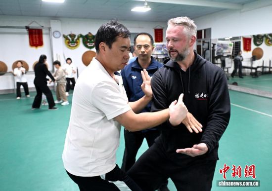 ͼΪ1123գо׺ȭл뵱ȭʦԣ׺ȭһָ񶷷ʽҪԡ˵ͨϰıԼ塢˼ͱʣӶΪõԼ  