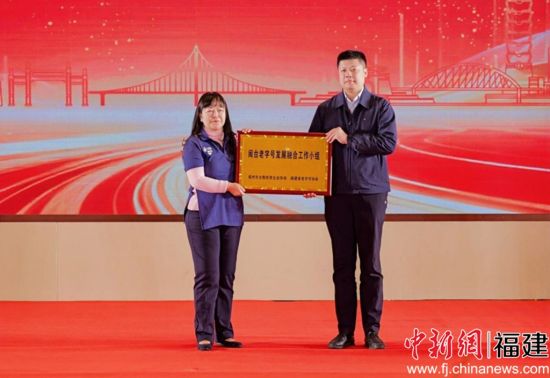 ֺ̨ںϷչСʽ̨Эṩͼ