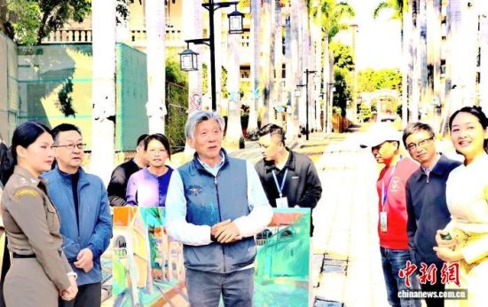 ͼΪ�ɷ罻����ֳ���(���췽 ��ͼ)