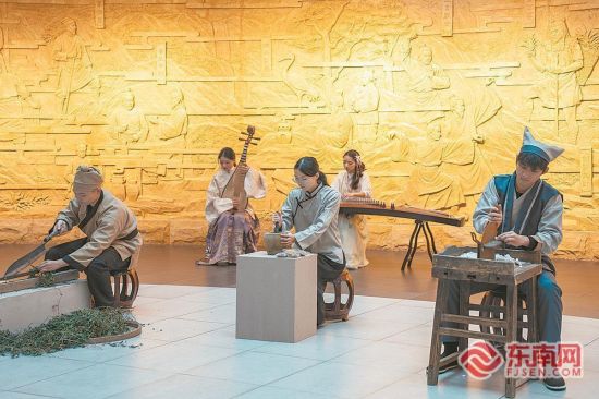 ��ֳ���������ҽҩ��ѧ��ѧ��չʾ��ҩ���Ƽ�����