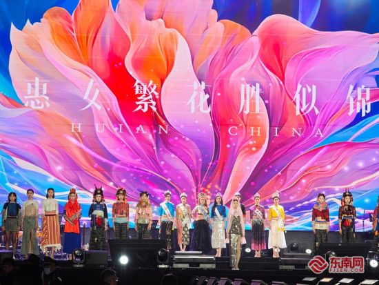 ��Ůʱװ�㡣��������ϰ���� ��־�� ��