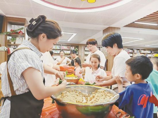 ��꿪չ�����ǵĽ��ա��Ļ���ѧ����������ӡ����±���ʵ��������ѧ�γ̡�