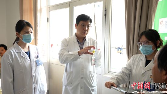 ��������ҽ�ƴ�ѧ������һҽԺ�ۿ����ĸ�����ҽʦ֣ѧ���ڲ鷿���ƻ��� ��