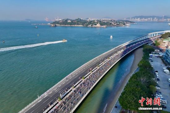 ͼΪ����ѡ��������������α��ܣ�Զ��������������������졣(���˻���Ƭ)��������� ������ ��