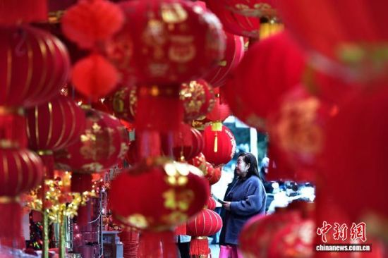 1��25�գ����괺���ٽ������ݽ�ͷ���̵��´���Ʒ�������£���������ǰ���ɹ������յķ�ΧԽ��ԽŨ����������� �ű� ��