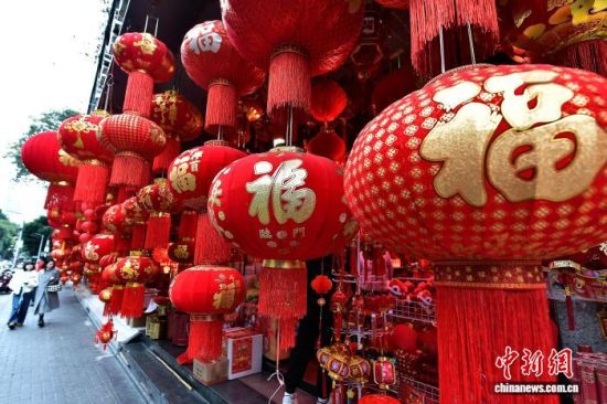 1��25�գ����괺���ٽ������ݽ�ͷ���̵��´���Ʒ�������£���������ǰ���ɹ������յķ�ΧԽ��ԽŨ����������� �ű� ��