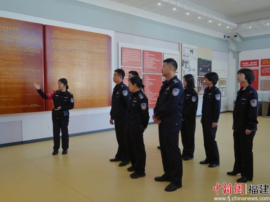 ��������ԱΪʵ���ų�Ա��������������