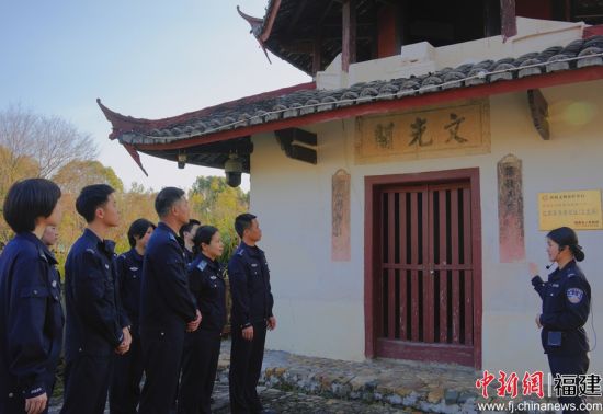 ��������ԱΪʵ���ų�Ա�����Ĺ��