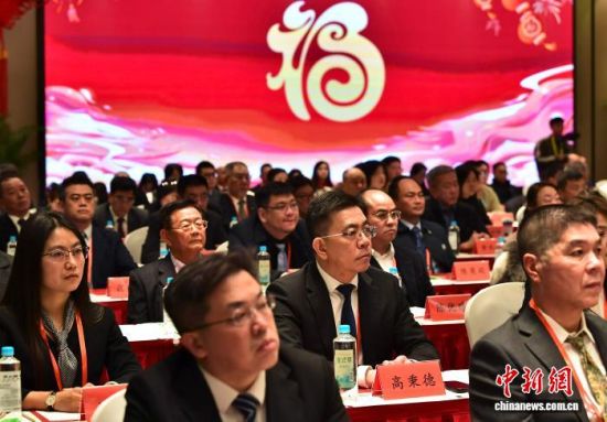 2��11�գ��й�����̨�졢����Ժ̨���ڸ���ʡ�����п���ο��̨��̨�����ٰ�̨��̨��ӭ�´���̸��͡�ı��չ���ںϡ�������ͬ�����ر����´���������ȫ��̨�������ֻ���ɲ�������̨Э��᳤��̨��̨��̨����������ڹ��̽���ʿ�����桢��������200���˲μӻ����������� �ű� ��