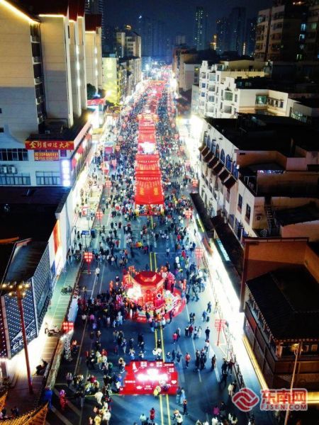 �������й���ȫ���ֹ����׽�������Ʒ�������2��6����24�������ײ��н־ٰ졣 ¬��ɽ/��