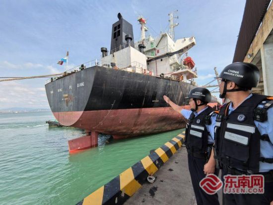 ����������������������ж�������໤���������������䡱��ʻ�벴λ����̨�硣������ɽ �㣩