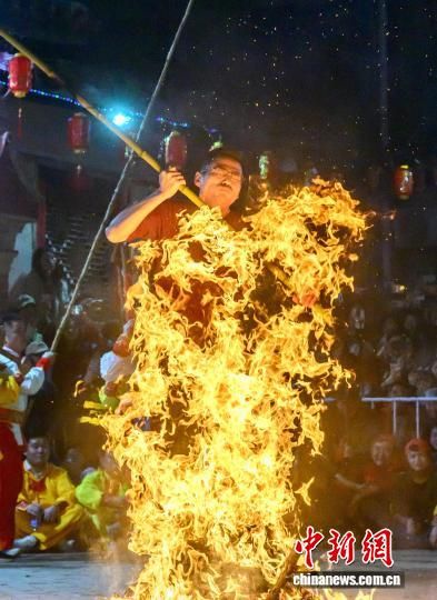 2��21����������ʡ��������������ھ��а��ؽ�������Ԫ������������ؽ�������Ԫ��������������500������ʷ������ź����м��������Ƕ�������������Ρ�ͼΪ���ڰ��ؽ����������緢 ��� ��