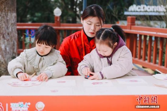 ͼΪС��������ʻ���ӡ�����ŷ� ��