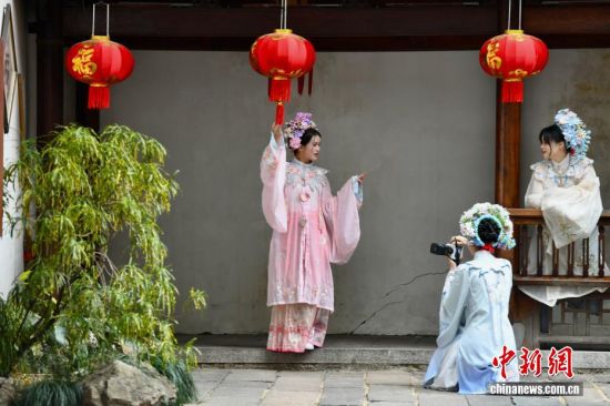 2��23�գ����ڼ������һ�죬�ο��ڸ��������������Ӱ����������� ������ ��