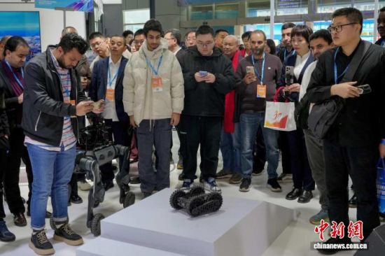 ��2��26�վٰ��2026�й�(Ȫ��)ר��ͨ����Ӧ����ҵ�������ϣ�����ɹ����˽�չ����Ʒ��Ѱ���̻���(�ϰ���ί��������ͼ)