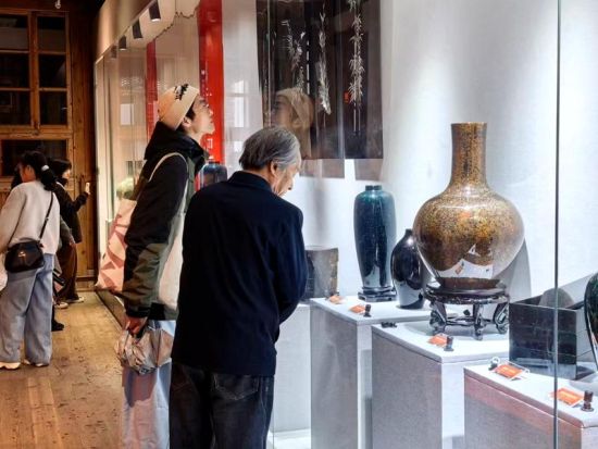 26��,���������͡�������ͤ���μ���ʦ������չ���ڸ���ʡ��Ͽ��������ݾ��С�