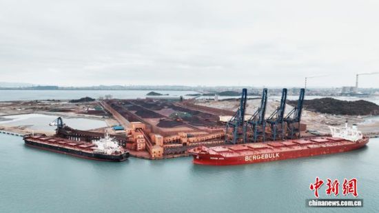 28�գ���������������嶫�����������ҵ����ͷ��������������ҵ��æ�����ֳ�һ�ɻ��ȵ���������������뾳�߷����վ��ͼ