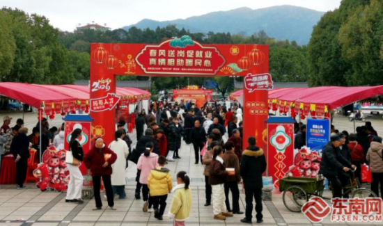 ��Ƹ���ֳ����ַǷ��������� ��